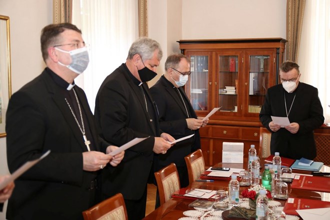 Pismo biskupâ Zagrebačke crkvene pokrajine o važnosti svagdanjega slavljenja euharistije u župnim zajednicama